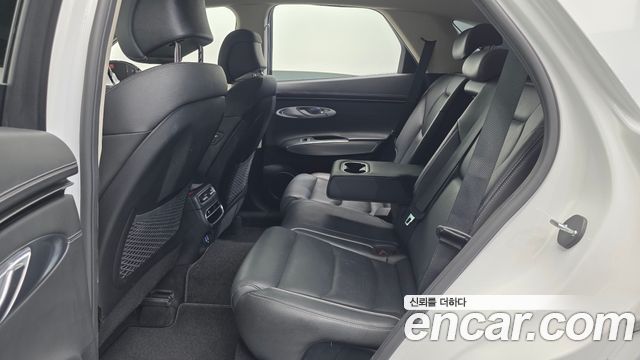 Genesis GV70 2021 — photo 18