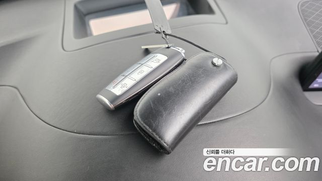 Genesis GV70 2021 — photo 23