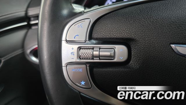 Genesis GV70 2021 — photo 24