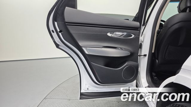 Genesis GV70 2021 — photo 15