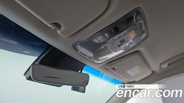 Genesis GV70 2021 — photo 28