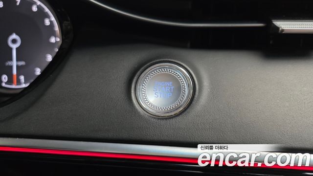 Genesis GV70 2021 — photo 36