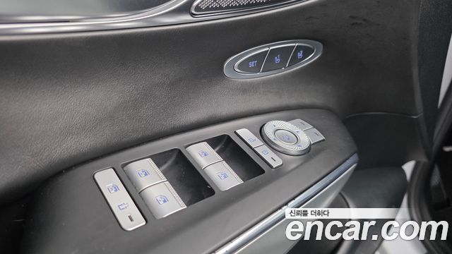 Genesis GV70 2021 — photo 37