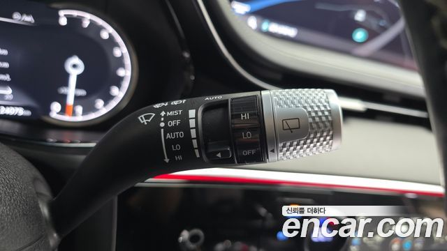 Genesis GV70 2021 — photo 39
