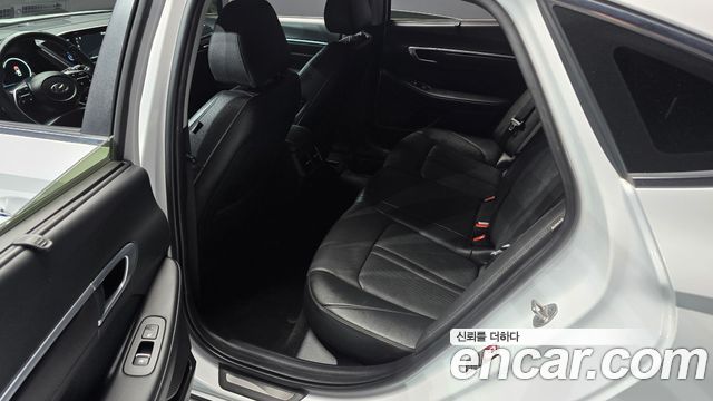 Hyundai Sonata 2022 — photo 18