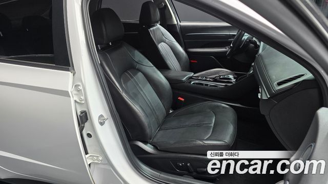Hyundai Sonata 2022 — photo 16