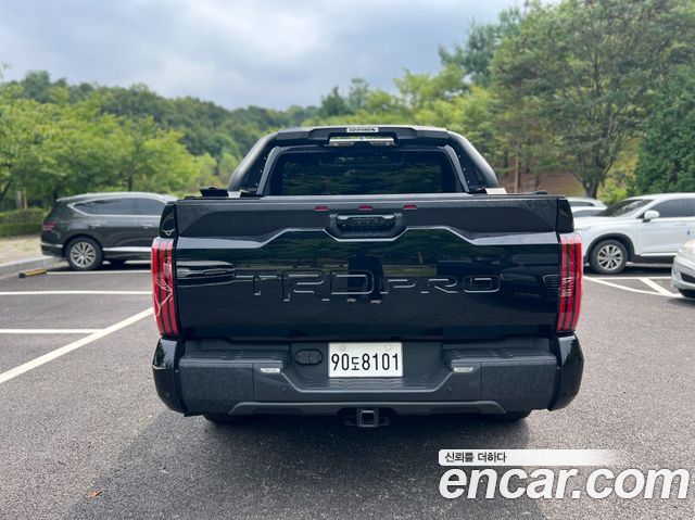 Toyota Tundra 2023 — photo 2