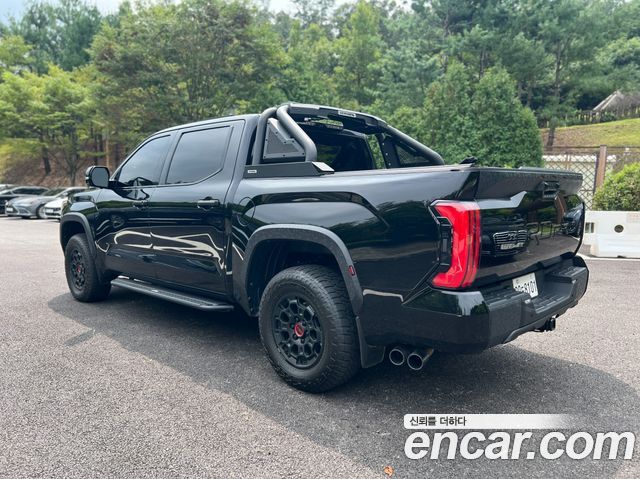 Toyota Tundra 2023 — photo 4