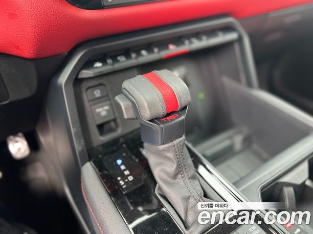 Toyota Tundra 2023 — photo 12