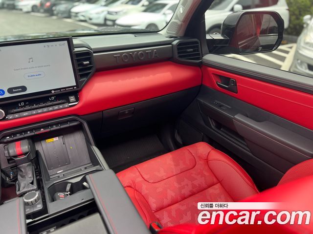 Toyota Tundra 2023 — photo 17