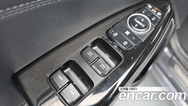 Kia K7 2017 — photo 26
