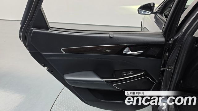 Kia K7 2017 — photo 15