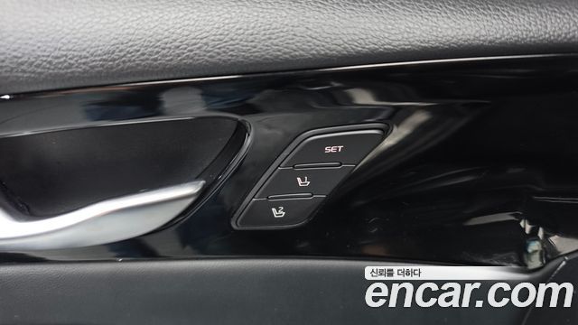 Kia K7 2017 — photo 31