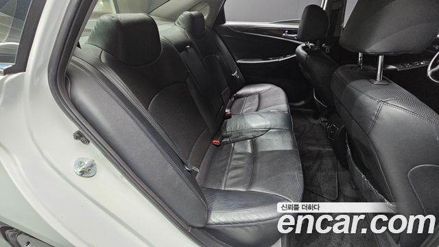 Hyundai Sonata 2012 — photo 13