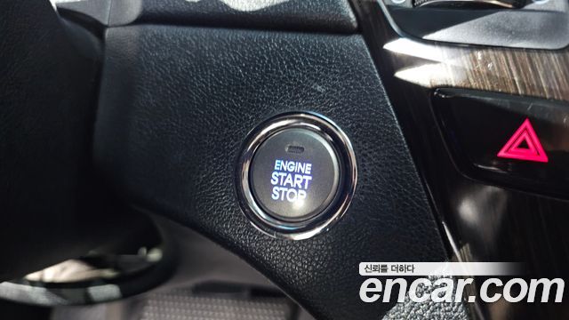 Hyundai Sonata 2012 — photo 18