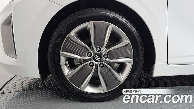 Hyundai Ioniq 2016 — photo 5