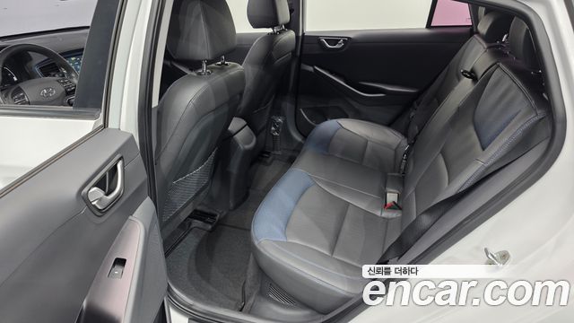 Hyundai Ioniq 2016 — photo 18