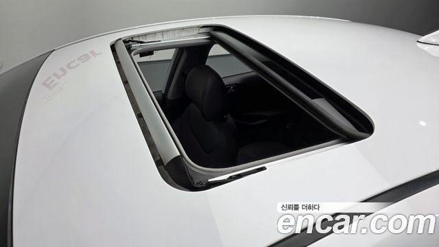 Hyundai Ioniq 2016 — photo 30