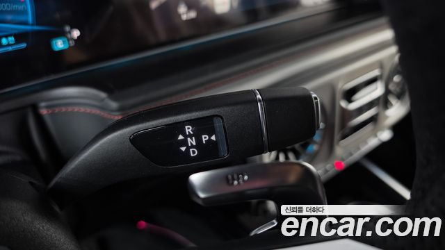 Mercedes-Benz G-Class 2026 — photo 12