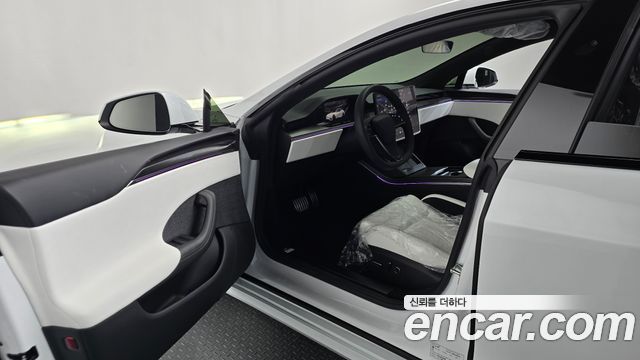 Tesla Model S 2026 — photo 13