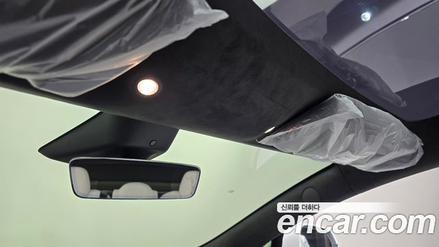 Tesla Model S 2026 — photo 22