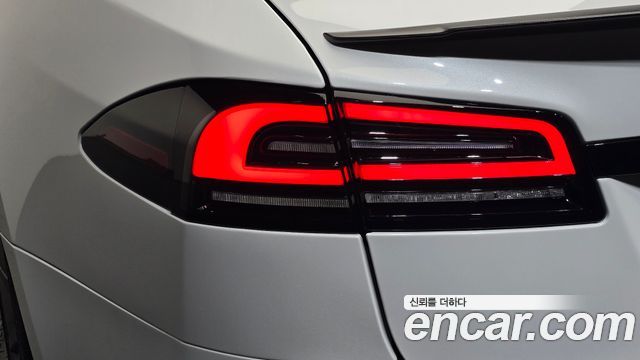 Tesla Model S 2026 — photo 9