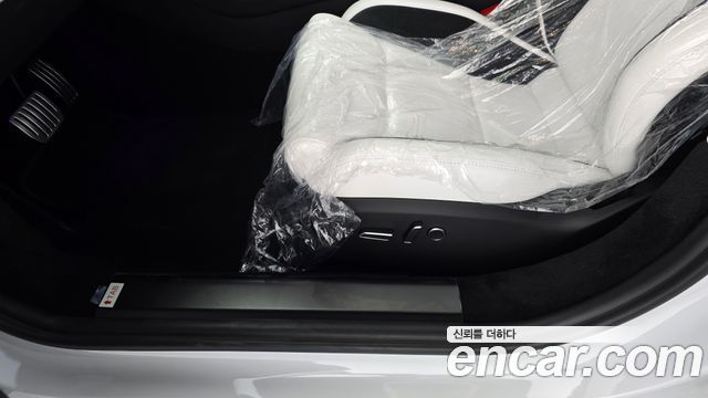 Tesla Model S 2026 — photo 29