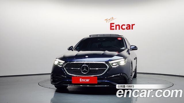 Mercedes-Benz E-Class 2024 — photo 3