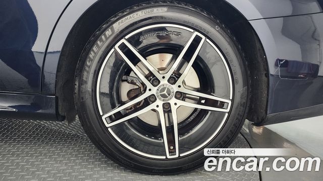 Mercedes-Benz E-Class 2024 — photo 7