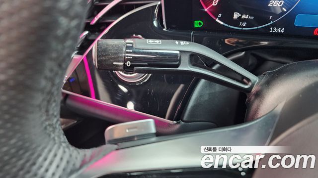 Mercedes-Benz E-Class 2024 — photo 28