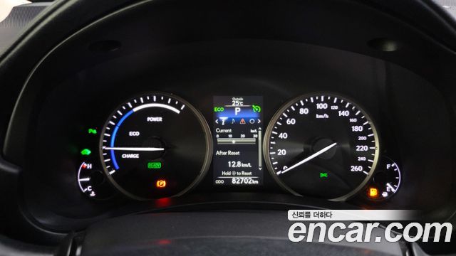 Lexus NX 2017 — photo 8