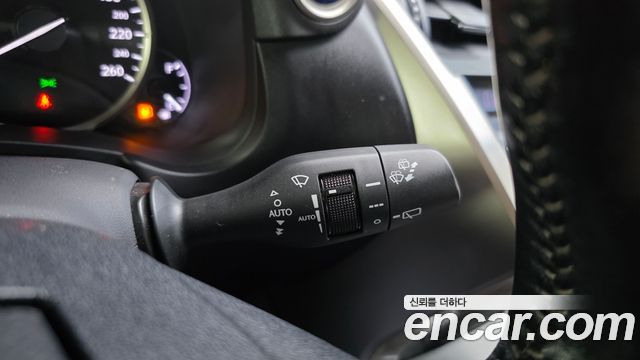 Lexus NX 2017 — photo 18
