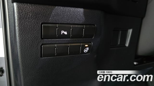 Lexus NX 2017 — photo 19