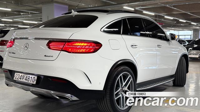 Mercedes-Benz GLE-Class 2018 — photo 8