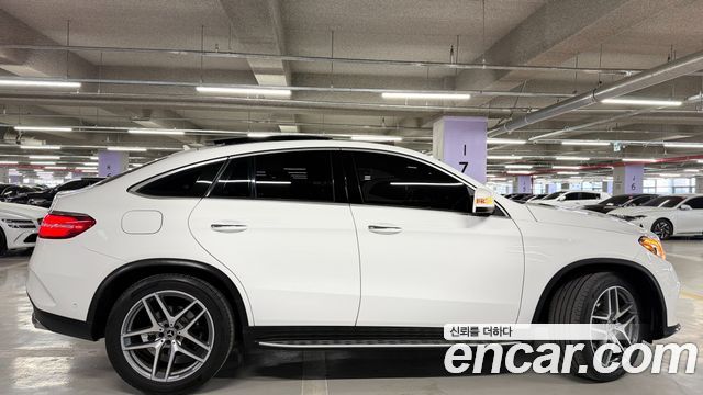 Mercedes-Benz GLE-Class 2018 — photo 9