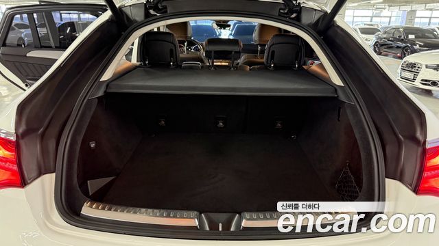 Mercedes-Benz GLE-Class 2018 — photo 14