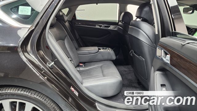 Genesis G80 2018 — photo 17