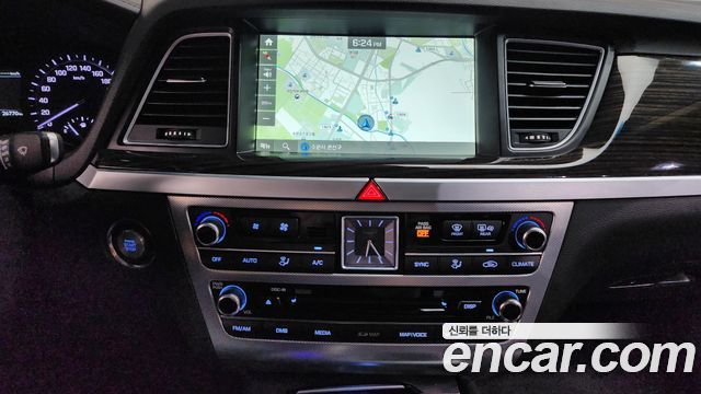 Genesis G80 2018 — photo 18