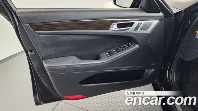 Genesis G80 2018 — photo 14