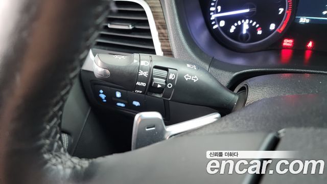 Genesis G80 2018 — photo 29