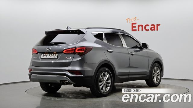 Hyundai Santafe 2017 — photo 2