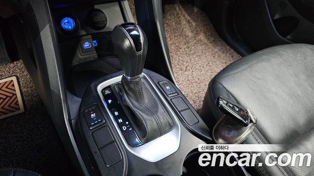 Hyundai Santafe 2017 — photo 12