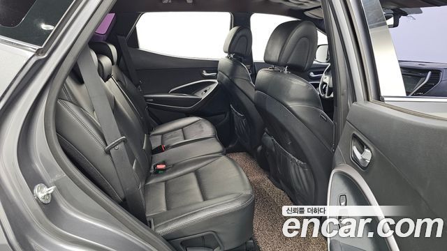 Hyundai Santafe 2017 — photo 18
