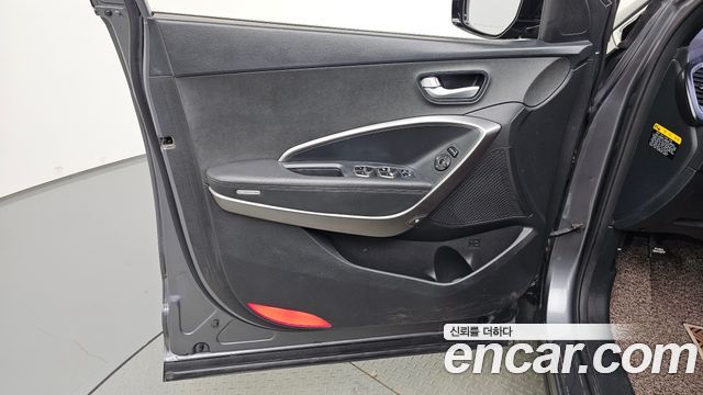 Hyundai Santafe 2017 — photo 14