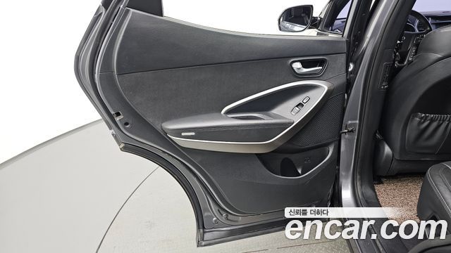 Hyundai Santafe 2017 — photo 15