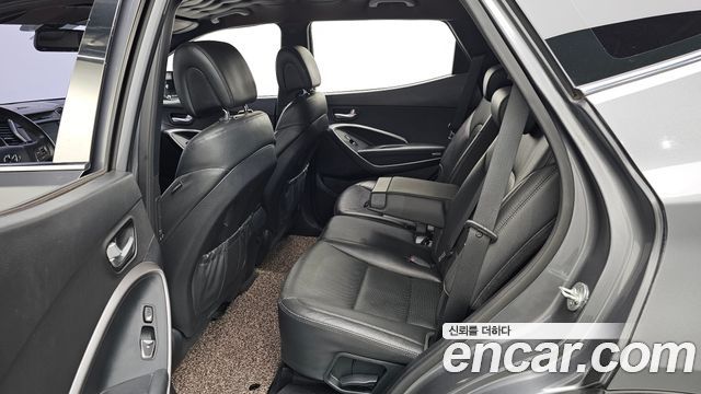 Hyundai Santafe 2017 — photo 16