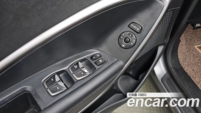 Hyundai Santafe 2017 — photo 27