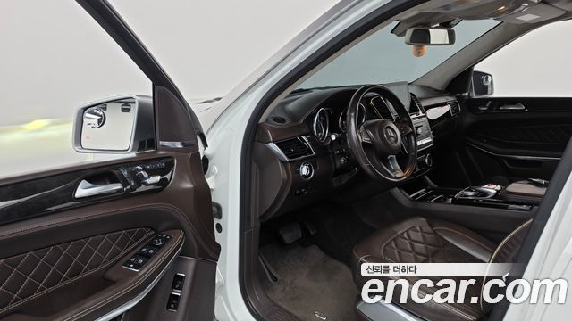 Mercedes-Benz GLS-Class 2019 — photo 13