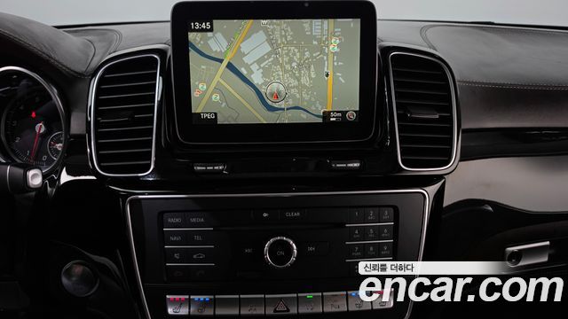 Mercedes-Benz GLS-Class 2019 — photo 19