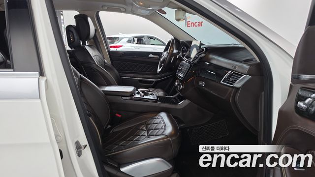 Mercedes-Benz GLS-Class 2019 — photo 16